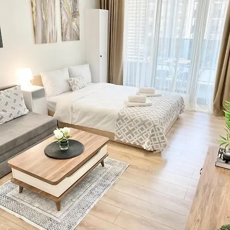 Apartment Best Studio For Business & Family Super Fast Wi-fi